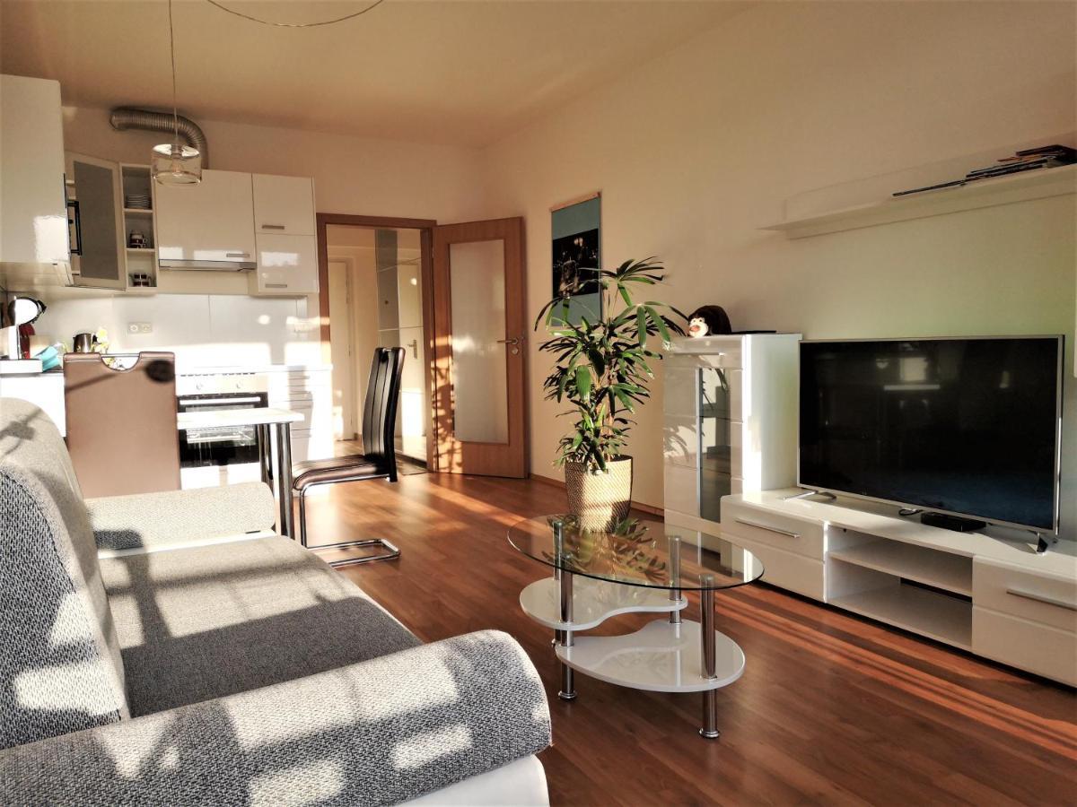 New Apartment With Garage Parking Brno Exterior photo