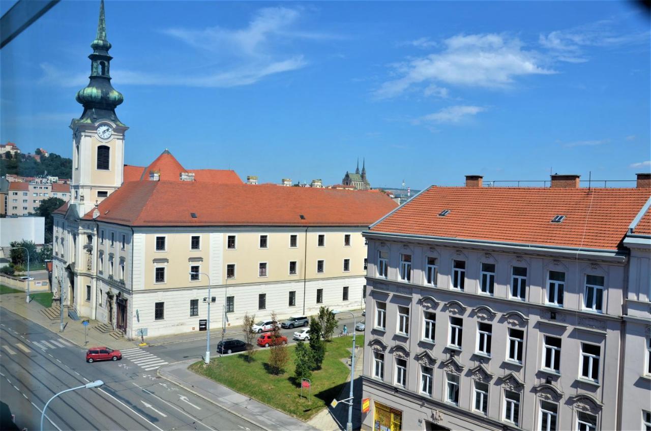 New Apartment With Garage Parking Brno Exterior photo